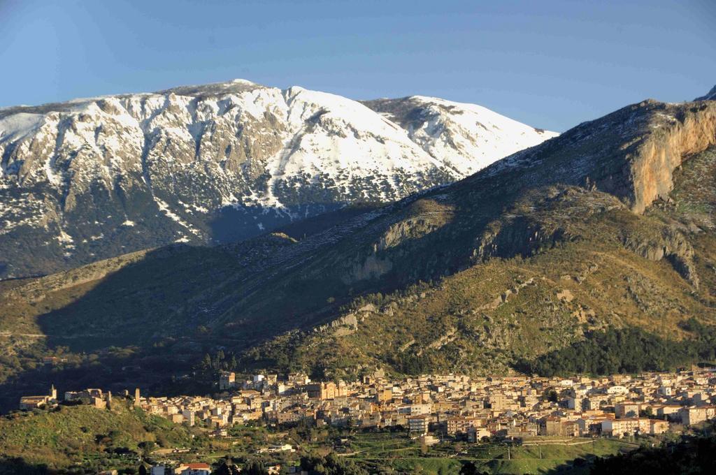 Casale Drinzi Villa Collesano Bagian luar foto